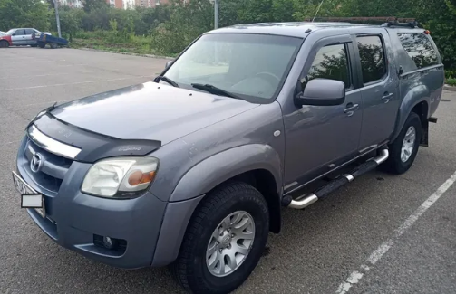 Дефлектор капота (мухобойка) Mazda BT-50 с 2006–2010 г.в. (Мазда ВТ50) Вип Тюнинг